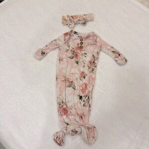 Posh Peanut knotted 0-3 month gown. Antique Rose print with headband!